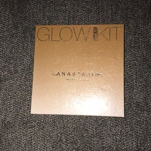 Anastasia glow kit!